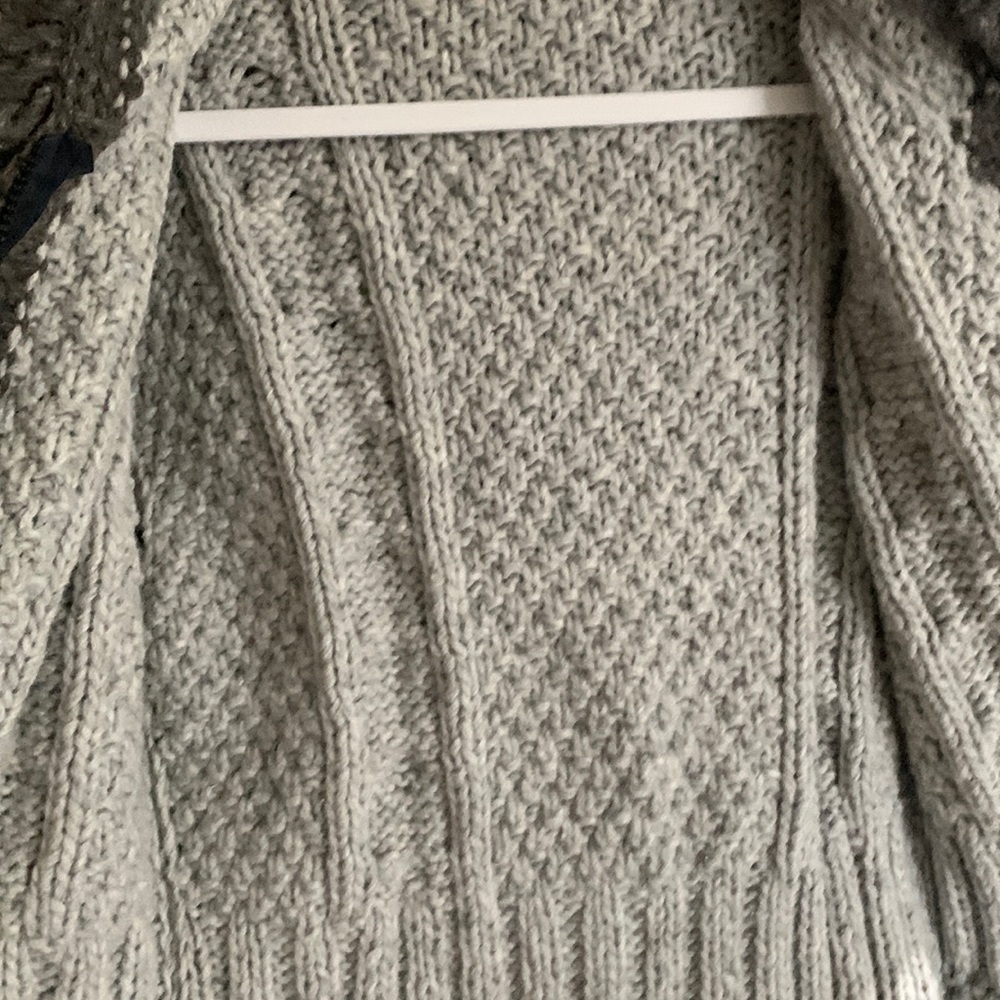 Ladies 100%wool jacket sweater with hood & full zipper closure